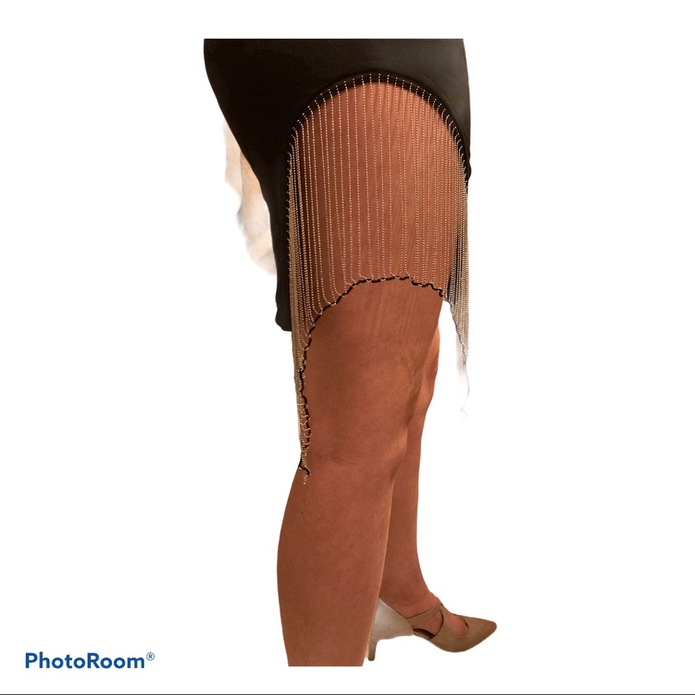 NWT Boutique Plunge front chain trimmed dress Size 6 and 8 - Picture 7 of 9